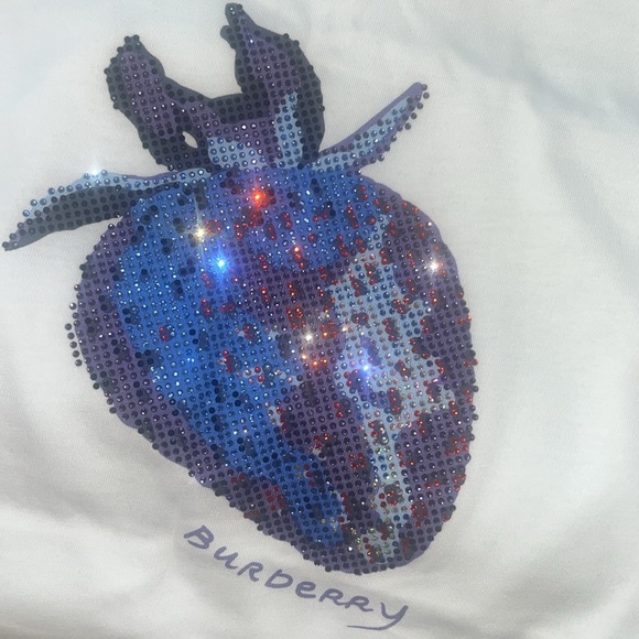 Burberry Strawberry-Printed Crewneck T-Shirt! - Picture 3 of 4
